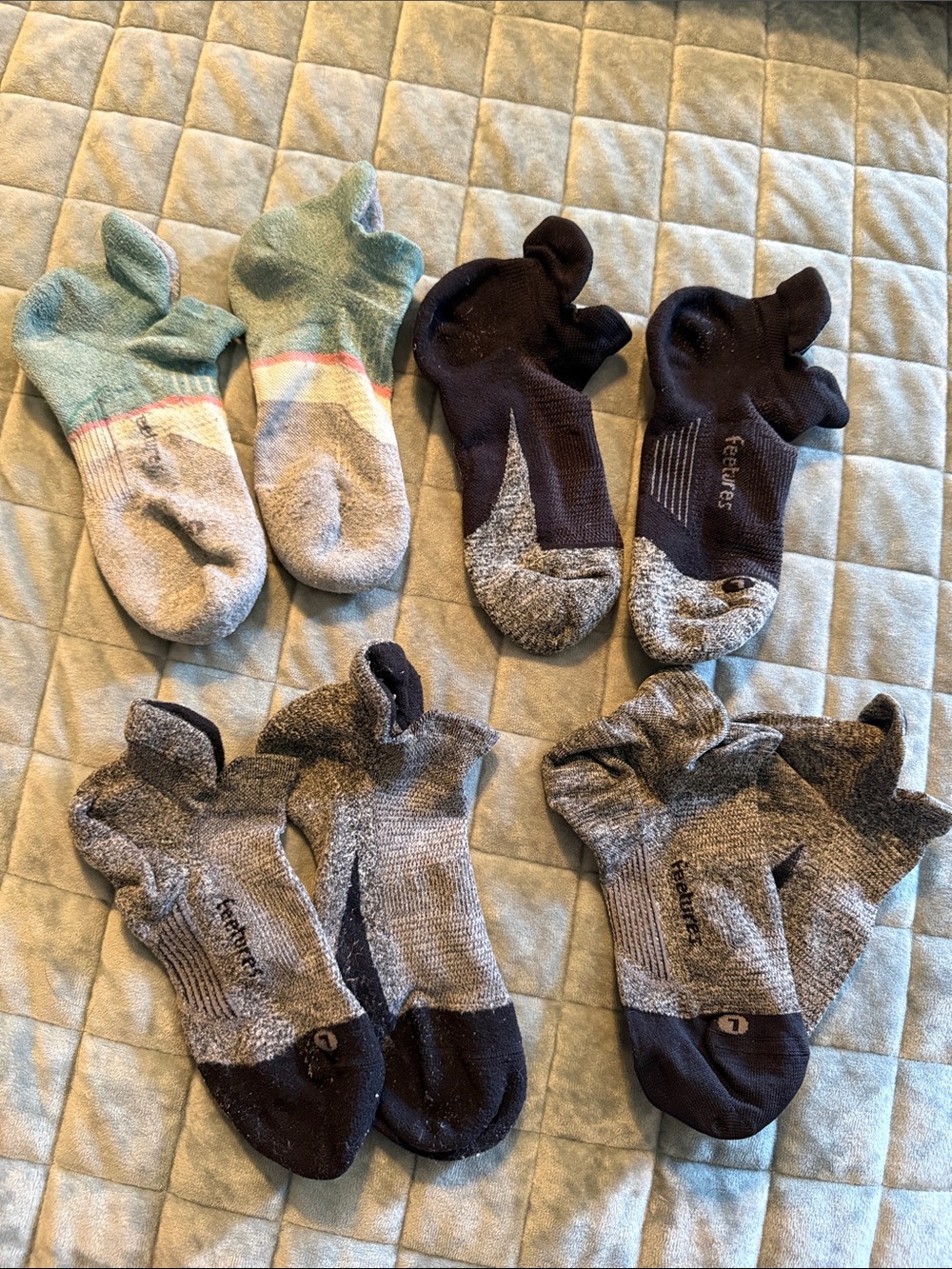 Feetures Unisex Medium Low-Cut Performance Socks